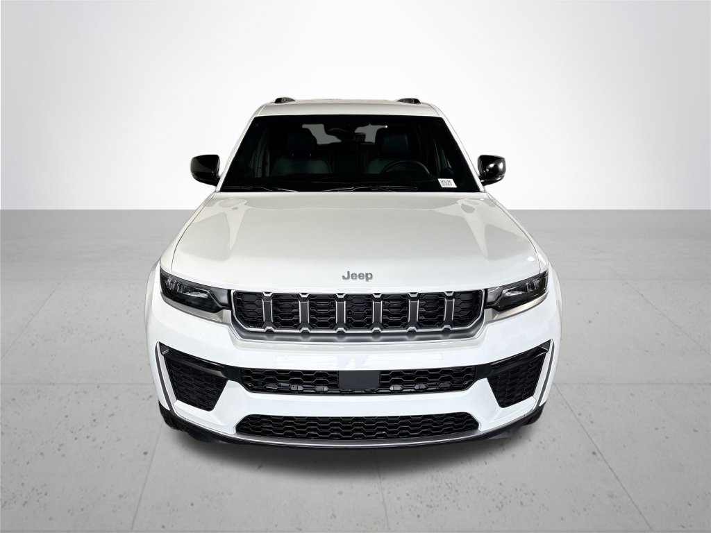 New 2026 Jeep Grand Cherokee Limited w/ Trailer Tow Package AWD/4WD image 3