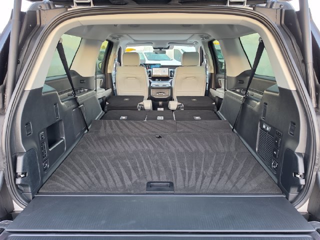 Used 2025 Ford Expedition Max Platinum w/ Driver's Package AWD/4WD image 19