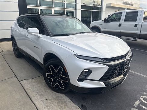 Used 2024 Chevrolet Blazer RS w/ Driver Confidence II Package image 3