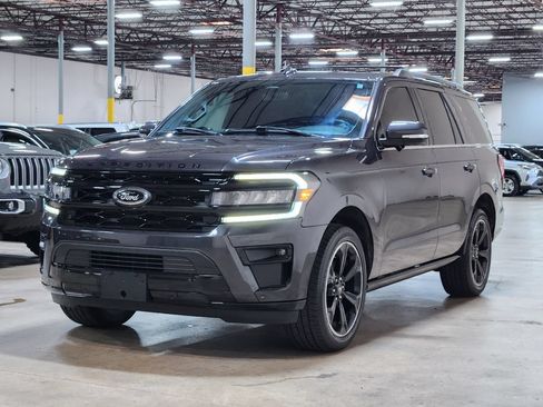 Used 2024 Ford Expedition Limited RWD image 4