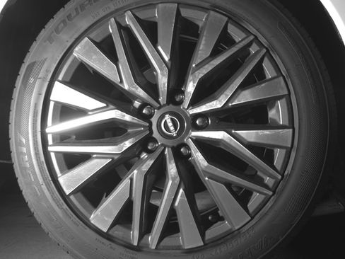 Used 2025 Nissan Altima 2.5 SV FWD image 15