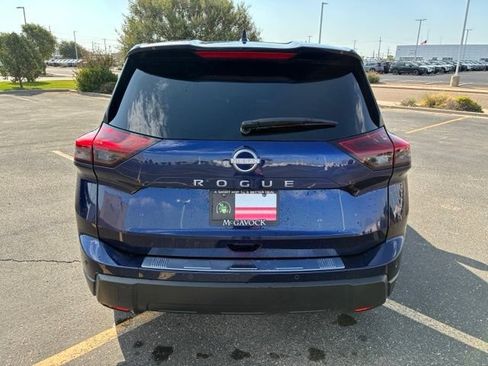 Certified 2025 Nissan Rogue SV FWD image 5