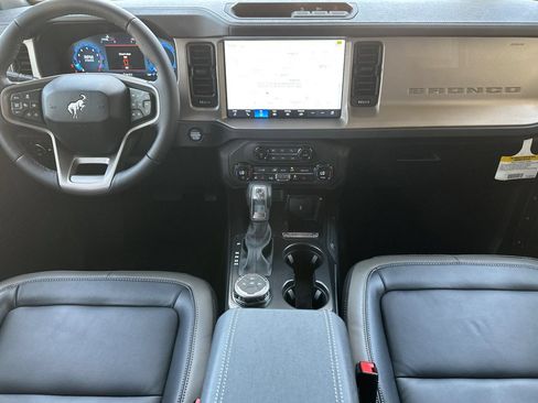 New 2026 Ford Bronco Outer Banks AWD/4WD image 13