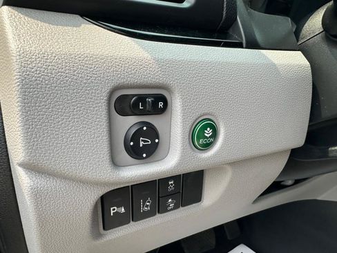 Used 2017 Honda Pilot Touring image 23