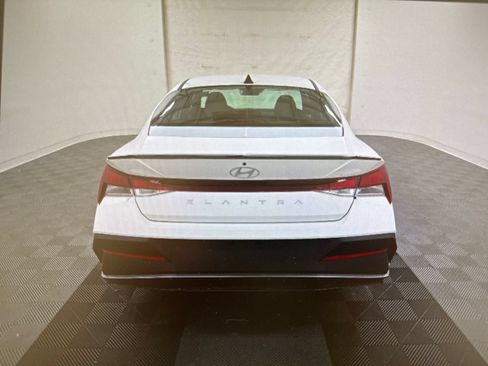 Used 2026 Hyundai Elantra Sport FWD image 13