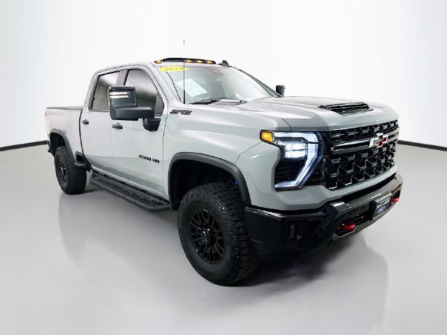 Used 2024 Chevrolet Silverado 2500 ZR2 w/ Technology Package AWD/4WD image 1