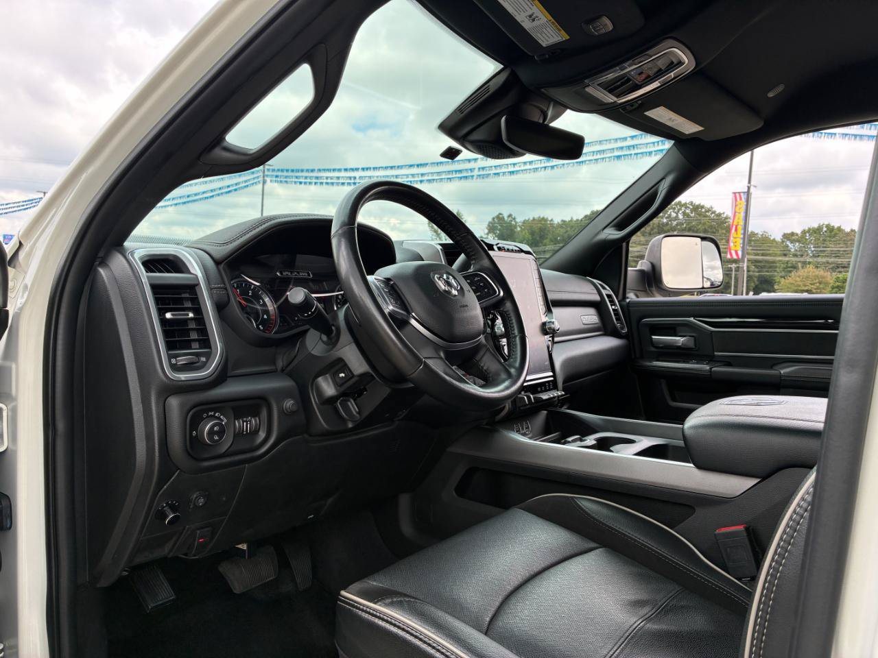 Used 2020 RAM 2500 Laramie w/ Night Edition AWD/4WD image 14