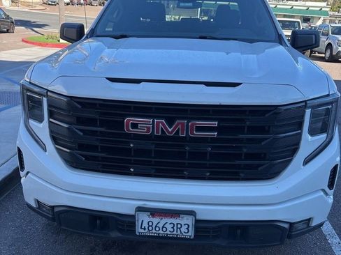 Used 2022 GMC Sierra 1500 Elevation image 1