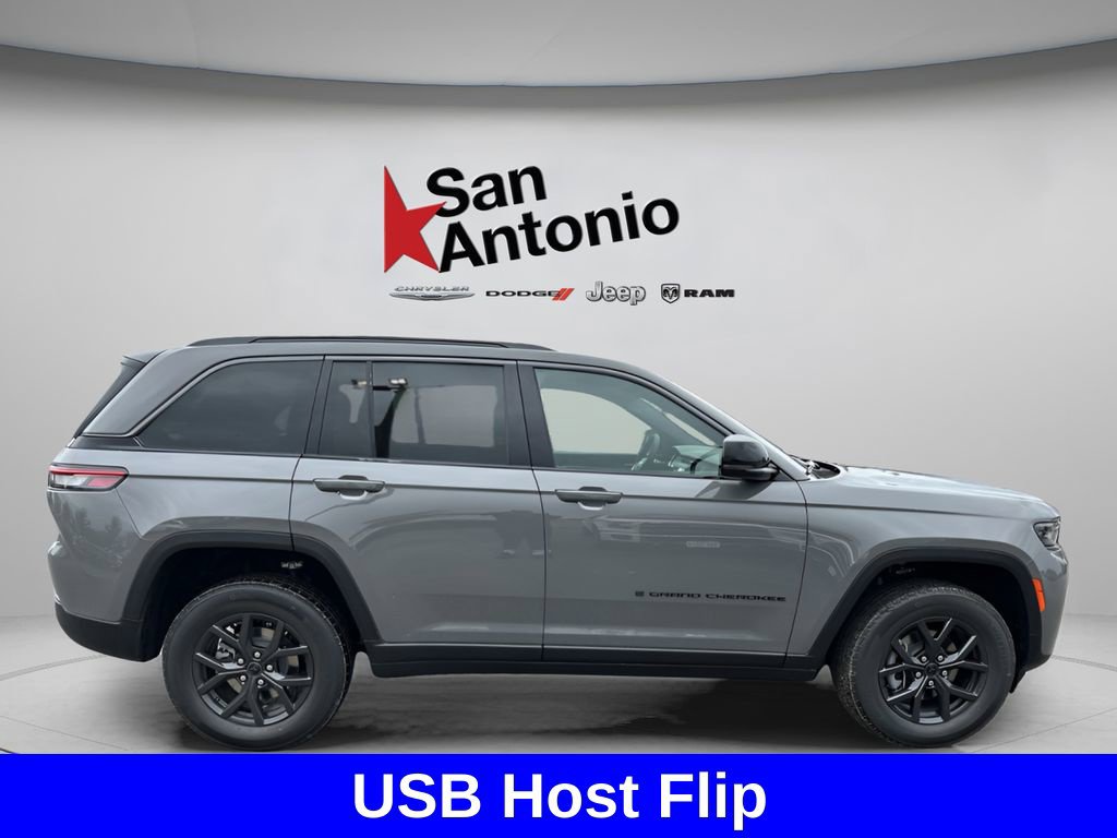 New 2027 Jeep Grand Cherokee Altitude RWD image 17