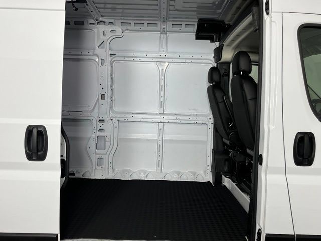 Used 2025 RAM ProMaster 3500 w/ Convenience Group FWD image 3