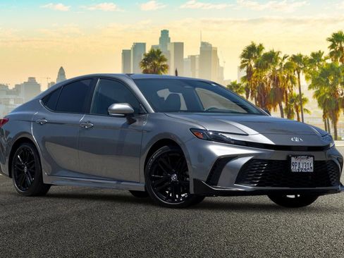 Certified 2025 Toyota Camry SE w/ Convenience Package FWD image 2