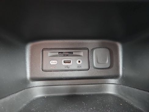 Used 2022 Chevrolet Equinox RS w/ RS Leather Package FWD image 27