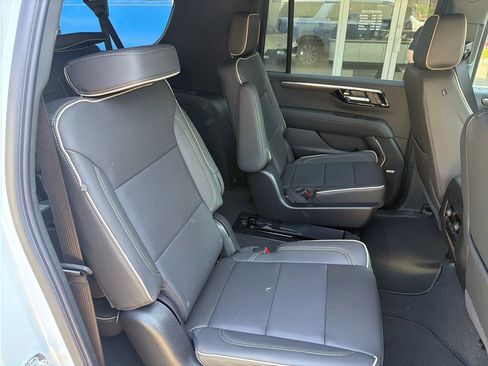 New 2026 Chevrolet Suburban Premier w/ Sun And Tow Package AWD/4WD image 22