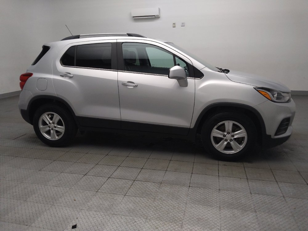 Used 2020 Chevrolet Trax LT w/ LT Convenience Package FWD image 11
