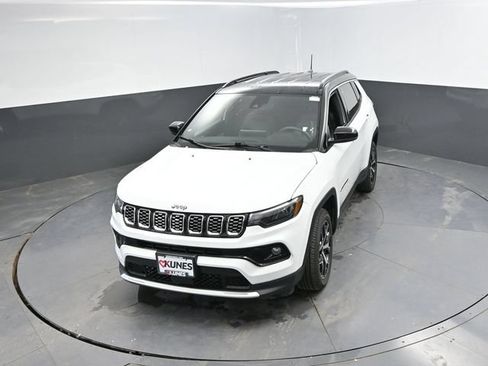 Used 2025 Jeep Compass Limited AWD/4WD image 40