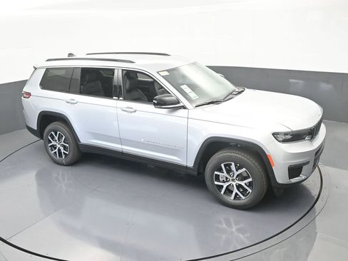 Used 2025 Jeep Grand Cherokee L Limited image 52