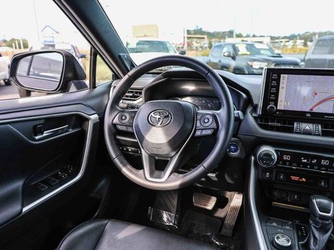 Certified 2020 Toyota RAV4 XSE image 5