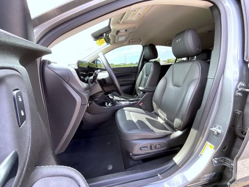 Certified 2024 Buick Encore GX Sport Touring w/ Comfort Package AWD/4WD image 12