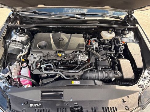 Used 2025 Toyota Camry SE w/ Convenience Package FWD image 33