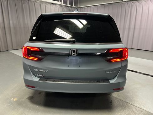 Used 2024 Honda Odyssey Sport image 6