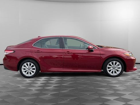 Used 2019 Toyota Camry LE image 8