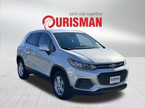 Certified 2022 Chevrolet Trax LS w/ Tint and Cruise Package image 1