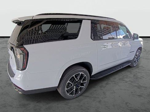 New 2026 Chevrolet Suburban RST image 4