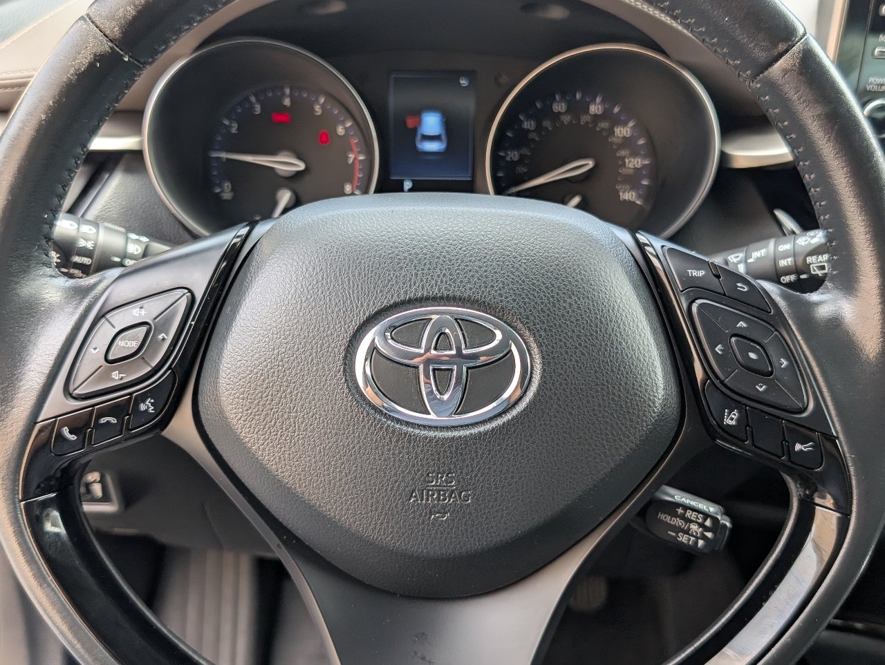 Used 2022 Toyota C-HR Limited FWD image 17