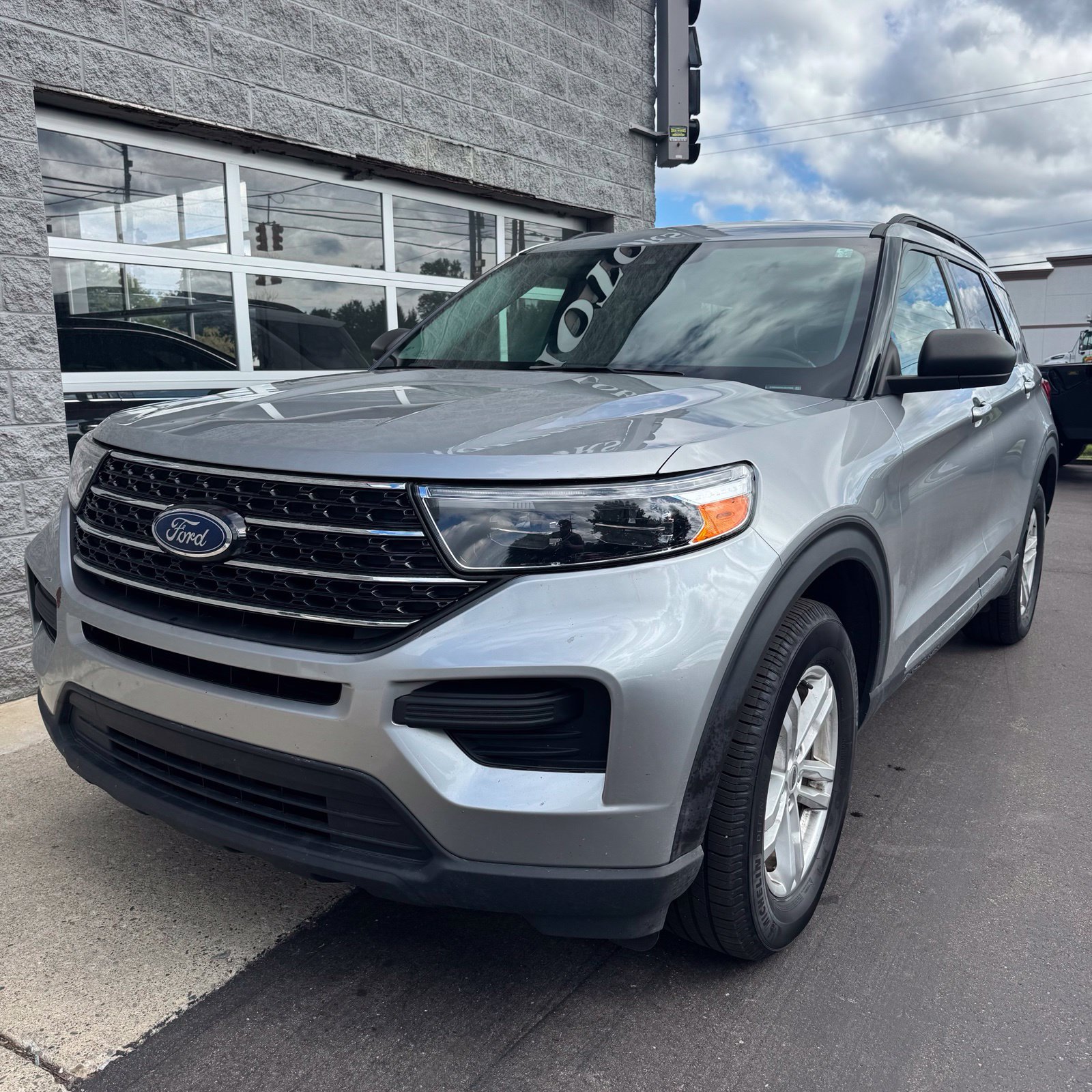 Used 2020 Ford Explorer XLT w/ Comfort Package AWD/4WD image 1