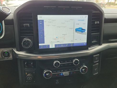 Used 2021 Ford F150 Lariat w/ Trailer Tow Package image 22