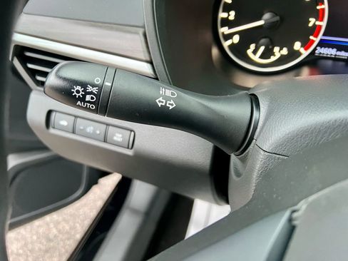 Used 2024 Nissan Altima 2.5 SV image 28