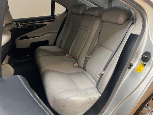 Used 2014 Lexus LS 460 AWD image 33