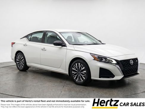 Used 2025 Nissan Altima 2.5 SV FWD image 1