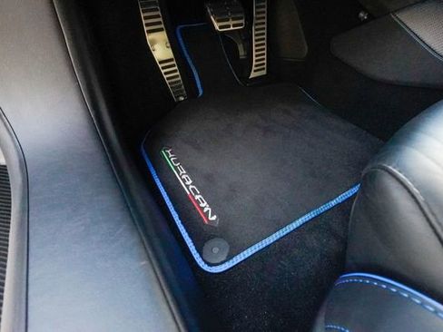 Used 2020 Lamborghini Huracan EVO image 64