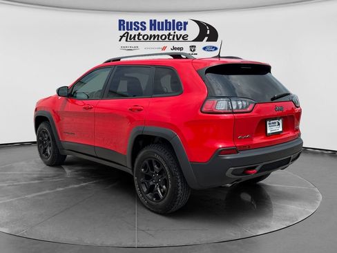 Used 2019 Jeep Cherokee Trailhawk w/ Comfort/Convenience Group AWD/4WD image 3