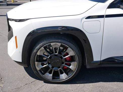Used 2023 BMW XM AWD/4WD image 7