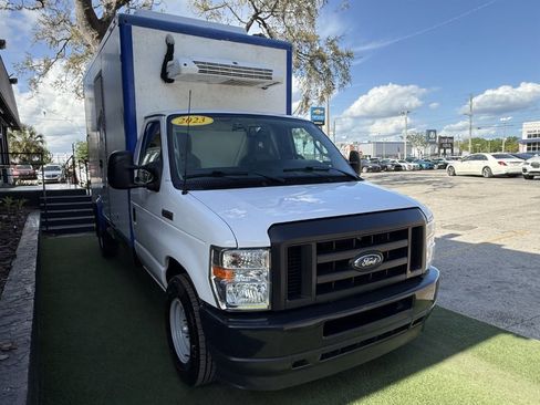 Used 2023 Ford E-350 and Econoline 350 Super Duty w/ Power Windows & Locks Group image 3