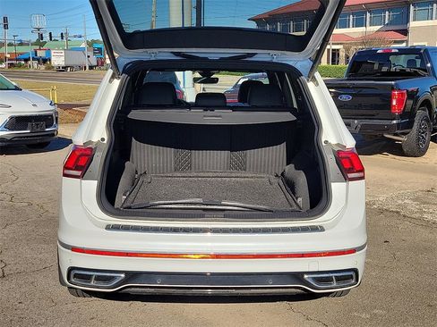 Used 2024 Volkswagen Tiguan SEL R-Line w/ MDO Package, Two-Row image 8