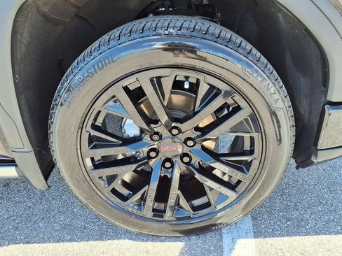 Used 2022 GMC Sierra 1500 Denali RWD image 9