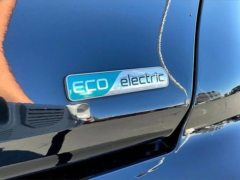 Used 2022 Kia Niro EX image 24