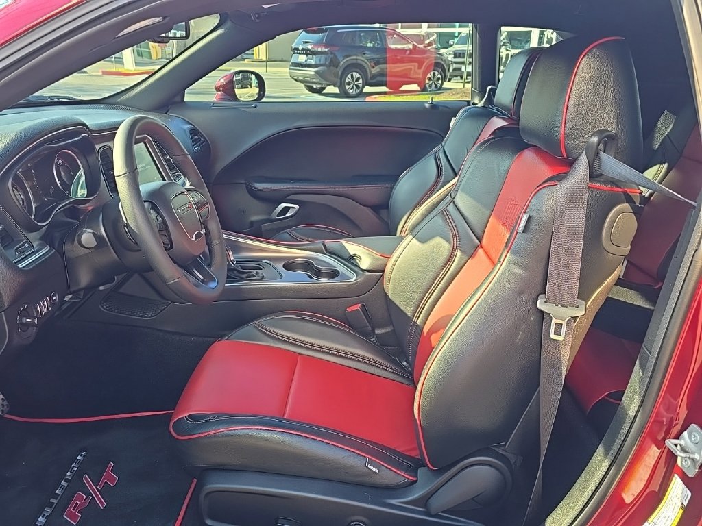 Used 2018 Dodge Challenger R/T Scat Pack RWD image 12