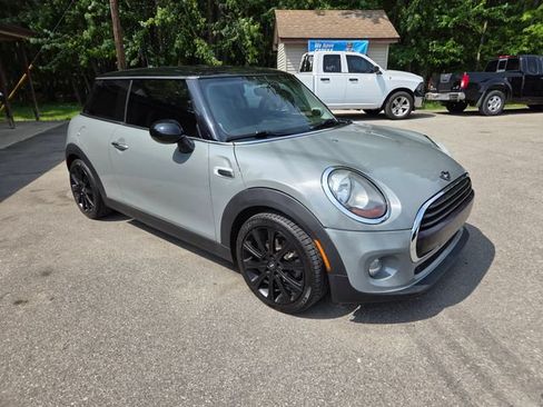Used 2017 MINI Cooper 2-Door Hardtop FWD image 8