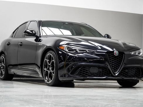Used 2024 Alfa Romeo Giulia Veloce RWD image 4