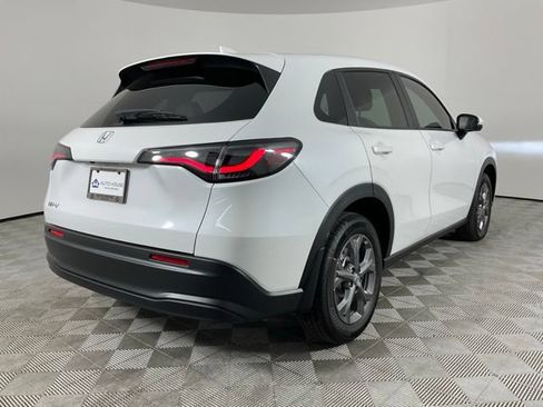 Used 2027 Honda HR-V LX image 9