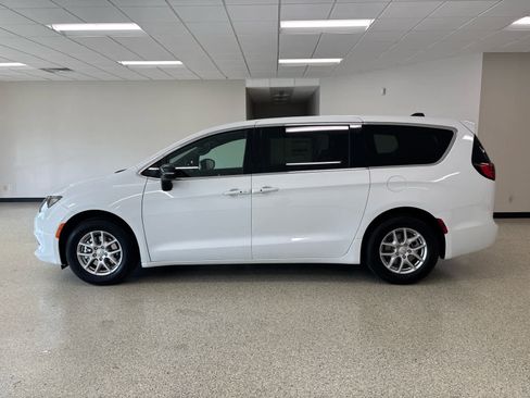 New 2026 Chrysler Voyager LX image 8