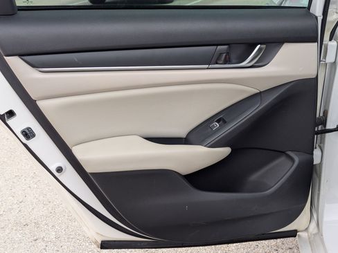 Certified 2018 Honda Accord LX image 16