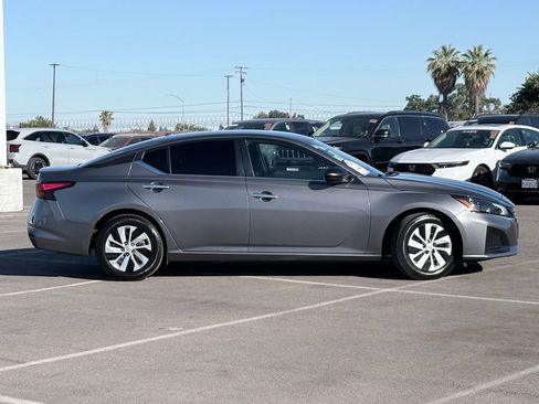 Used 2025 Nissan Altima 2.5 S FWD image 4