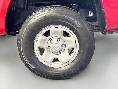 Used 2020 Toyota Tacoma SR image 28