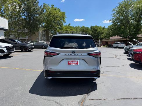 Used 2022 Toyota Sienna XSE w/ XSE Plus Package AWD/4WD image 10