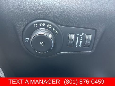 Used 2024 Jeep Compass Latitude AWD/4WD image 23